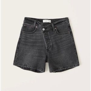 Abercrombie & Fitch High Rise Dad Crossover Short